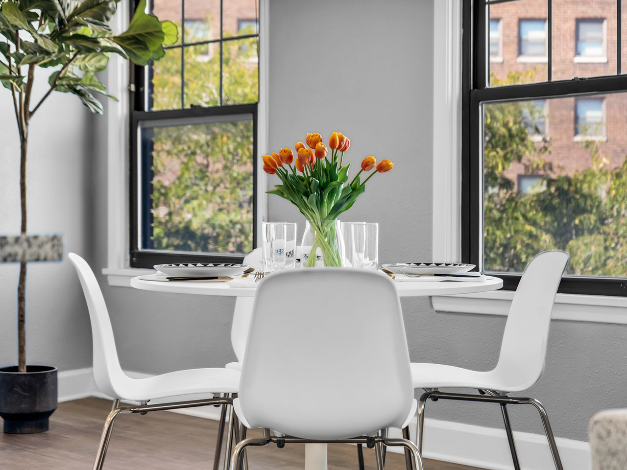 University East Apartments - Dining