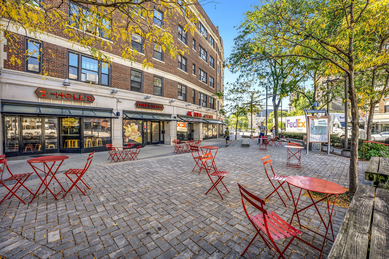 University East Retail -Outdoor Dining
